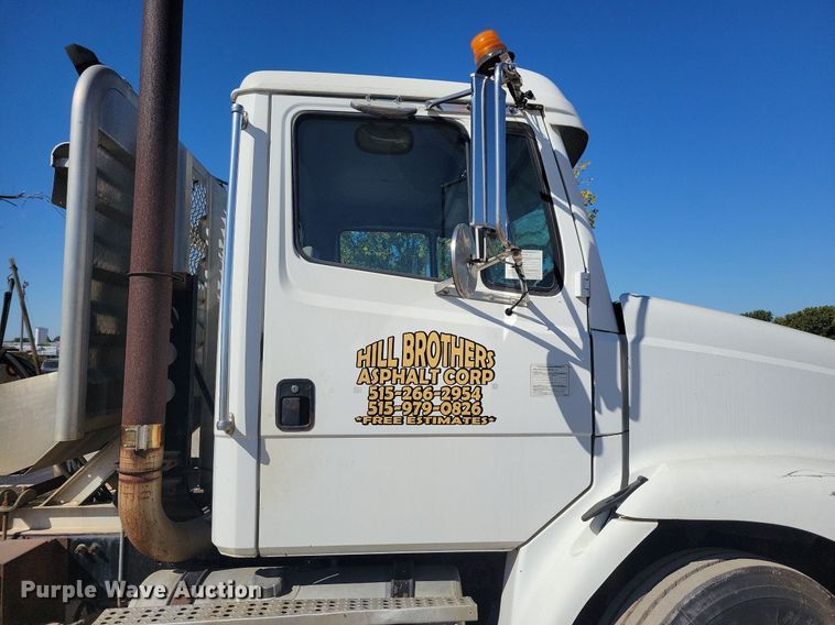 image for item LO9826 1999 Freightliner FL112  semi truck