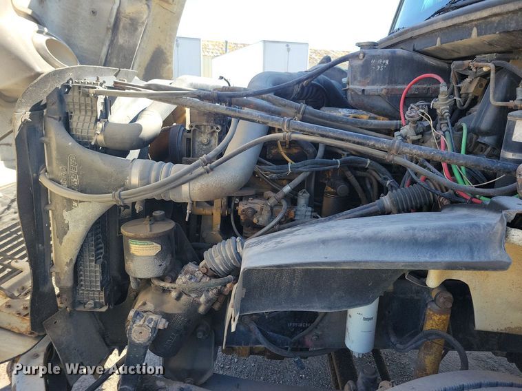 image for item LO9826 1999 Freightliner FL112  semi truck