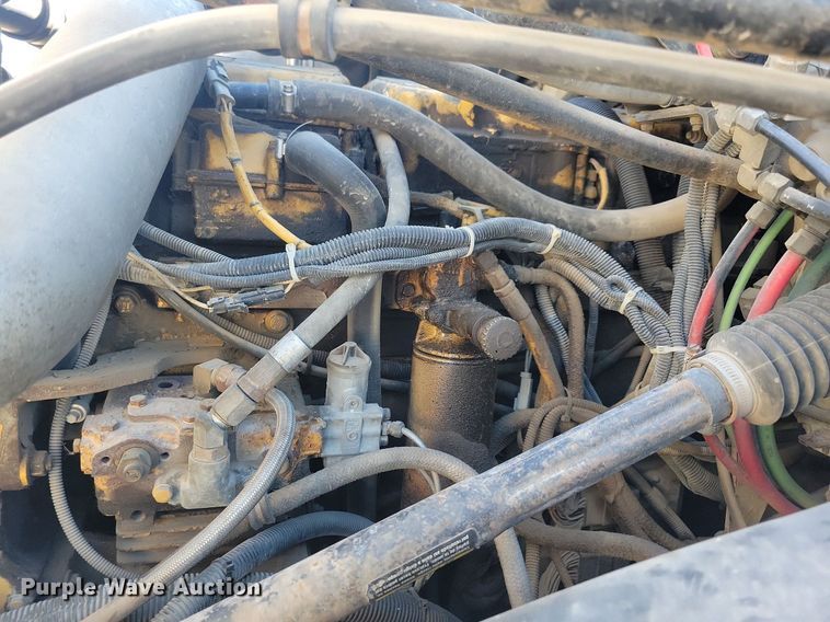 image for item LO9826 1999 Freightliner FL112  semi truck