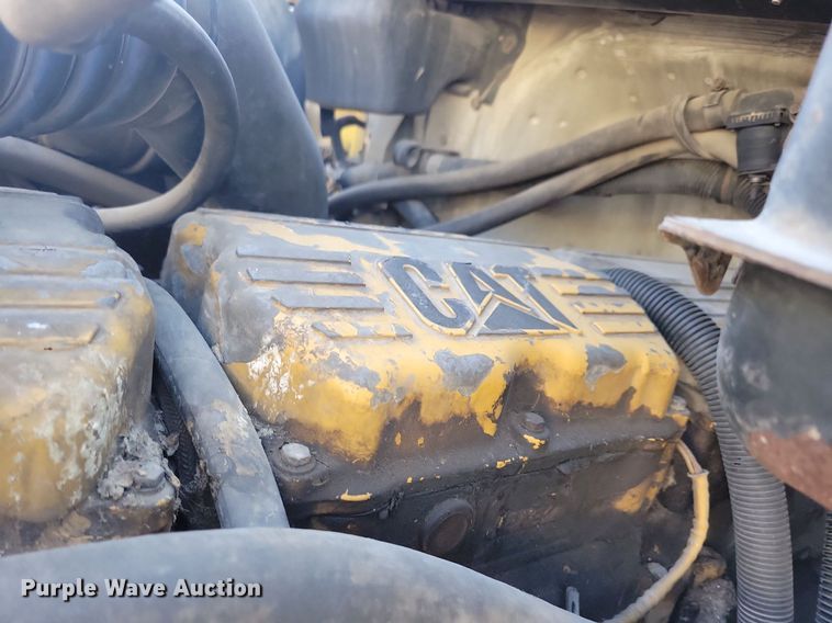 image for item LO9826 1999 Freightliner FL112  semi truck