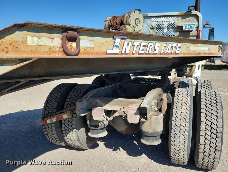 image for item LO9826 1999 Freightliner FL112  semi truck