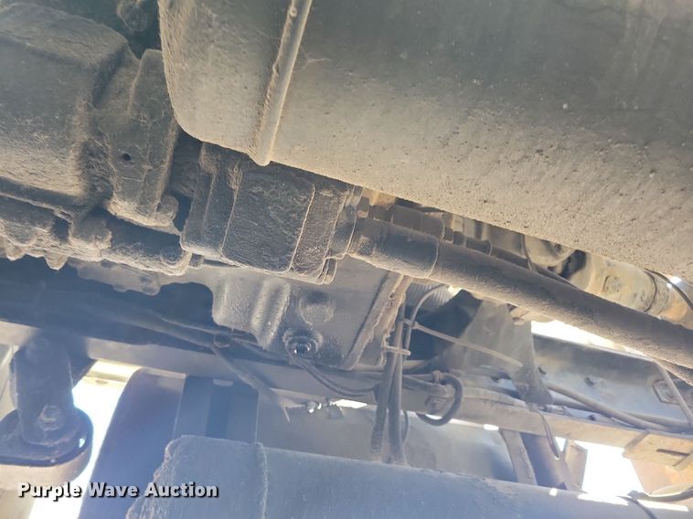 image for item LO9826 1999 Freightliner FL112  semi truck