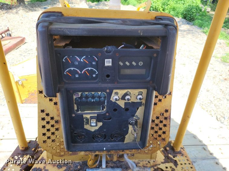 image for item LS9657 2006 Caterpillar D5N  dozer