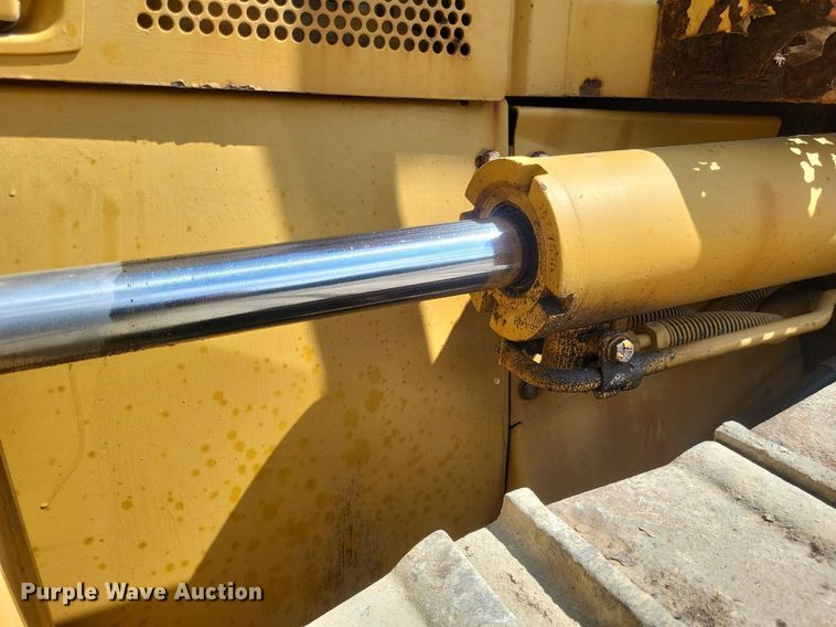 image for item LS9657 2006 Caterpillar D5N  dozer