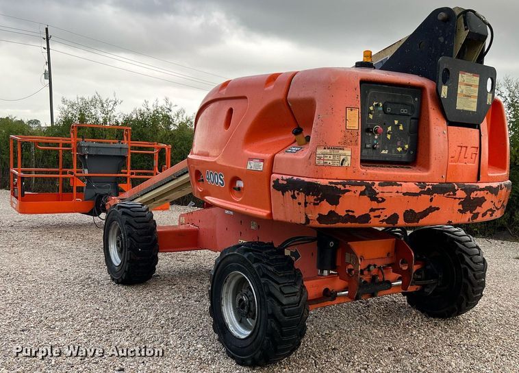image for item LU9795 2013 JLG 400S  boom lift