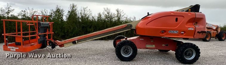 image for item LU9795 2013 JLG 400S  boom lift