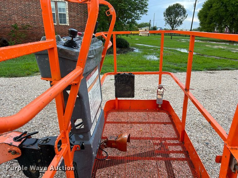 image for item LU9795 2013 JLG 400S  boom lift
