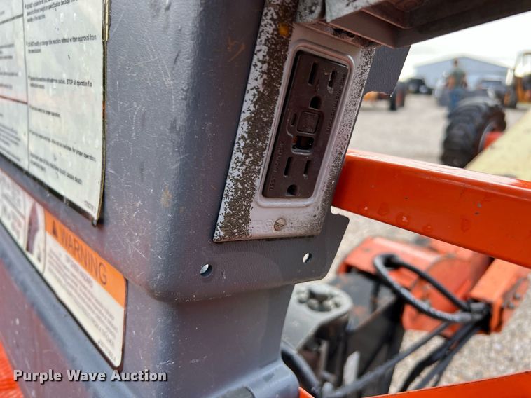 image for item LU9795 2013 JLG 400S  boom lift