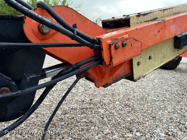 image for item LU9795 2013 JLG 400S  boom lift