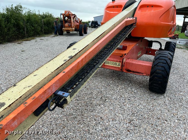 image for item LU9795 2013 JLG 400S  boom lift