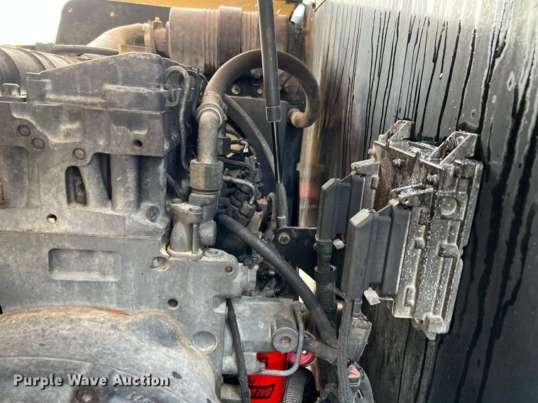 image for item LU9795 2013 JLG 400S  boom lift