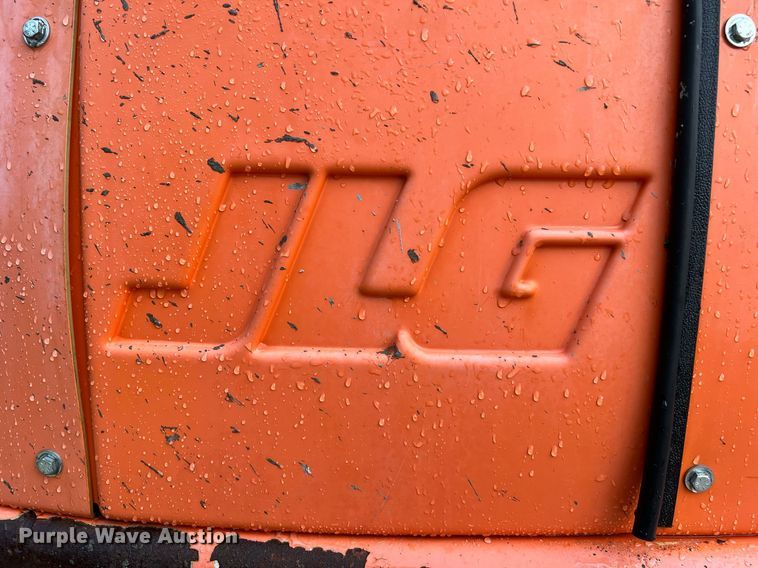 image for item LU9795 2013 JLG 400S  boom lift