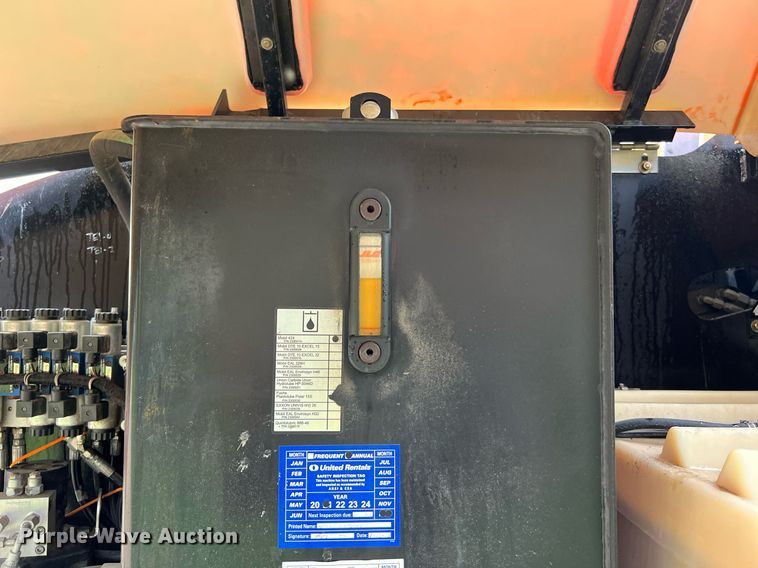 image for item LU9795 2013 JLG 400S  boom lift