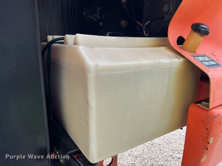 image for item LU9795 2013 JLG 400S  boom lift