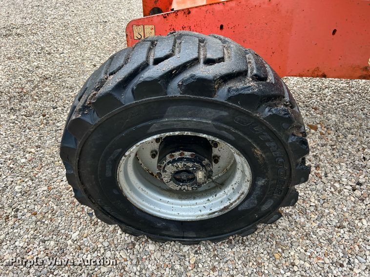 image for item LU9795 2013 JLG 400S  boom lift