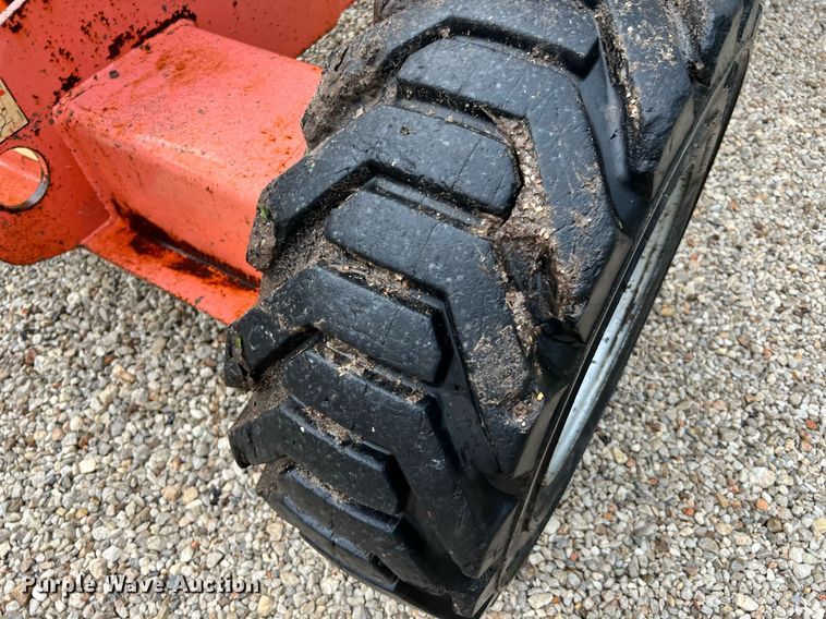 image for item LU9795 2013 JLG 400S  boom lift