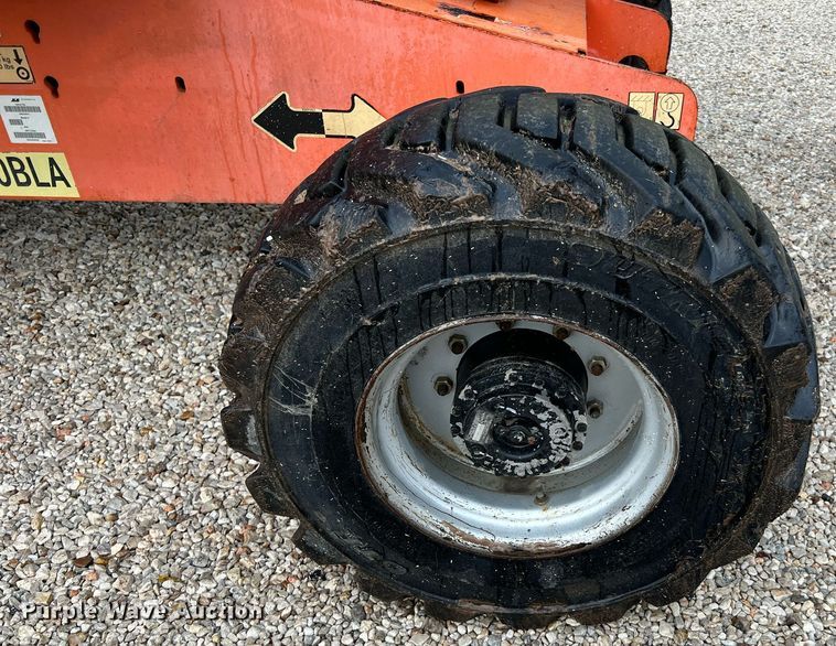 image for item LU9795 2013 JLG 400S  boom lift