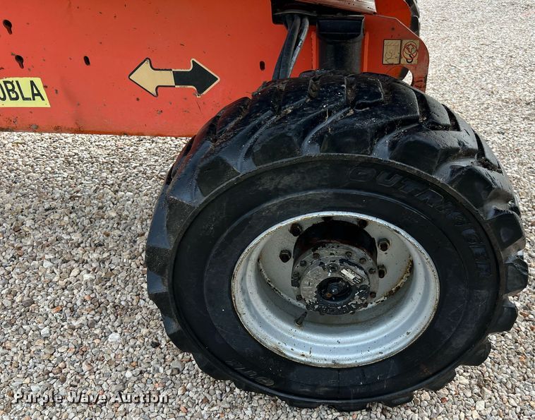 image for item LU9795 2013 JLG 400S  boom lift