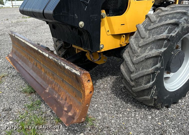 image for item LV9064 2015 Vermeer RTX 750  trencher