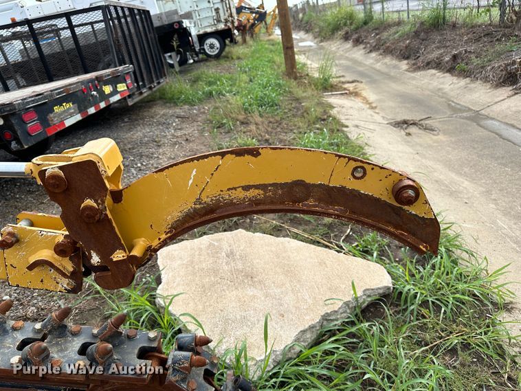 image for item LV9064 2015 Vermeer RTX 750  trencher