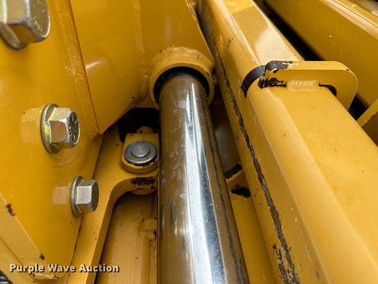 image for item LV9064 2015 Vermeer RTX 750  trencher