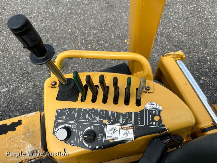 image for item LV9064 2015 Vermeer RTX 750  trencher