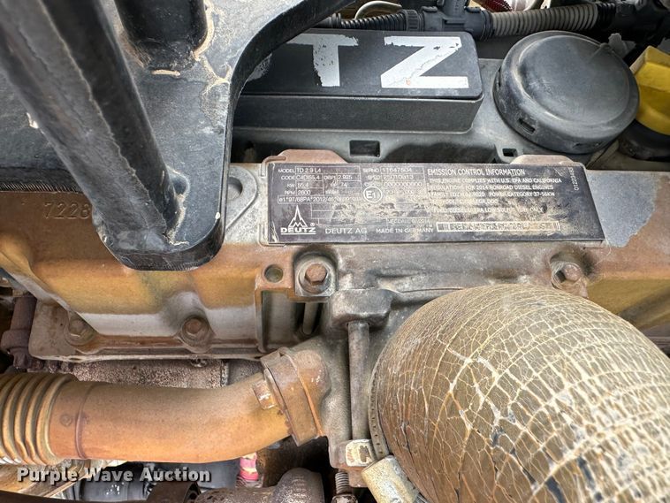 image for item LV9064 2015 Vermeer RTX 750  trencher