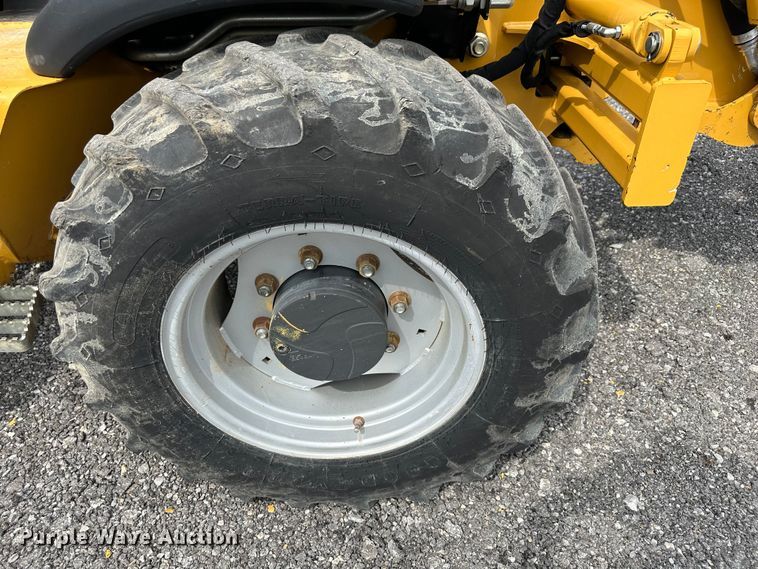 image for item LV9064 2015 Vermeer RTX 750  trencher