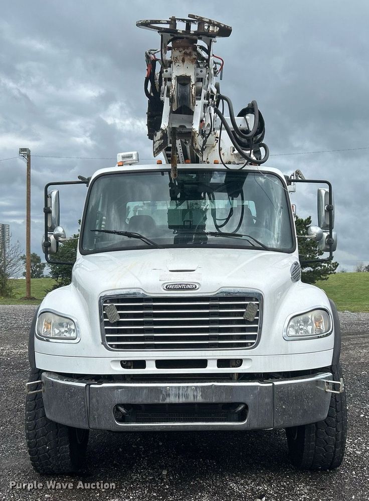 image for item LV9094 2012 Freightliner M2 Business Class  digger derrick truck