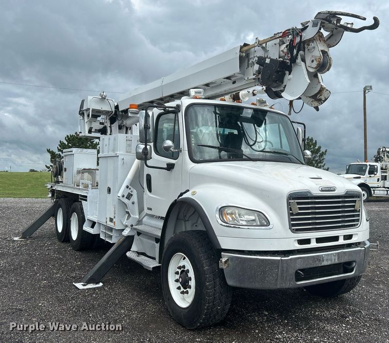 image for item LV9094 2012 Freightliner M2 Business Class  digger derrick truck