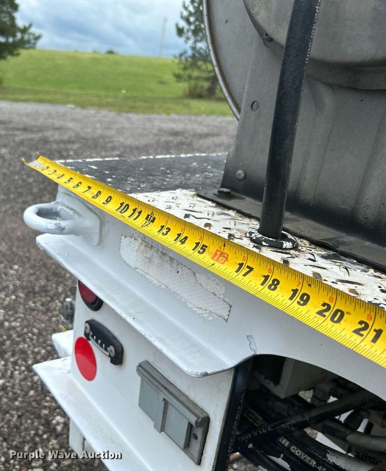 image for item LV9094 2012 Freightliner M2 Business Class  digger derrick truck