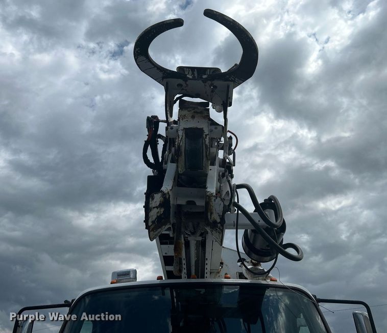 image for item LV9094 2012 Freightliner M2 Business Class  digger derrick truck