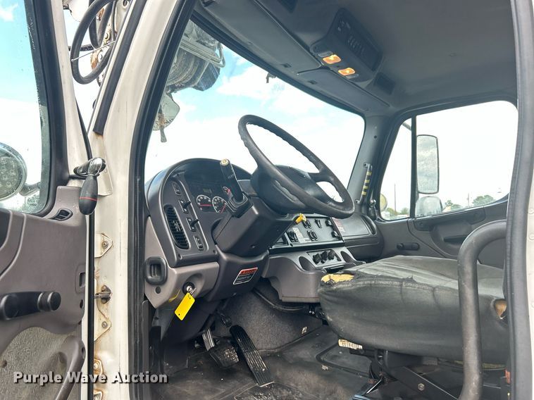 image for item LV9094 2012 Freightliner M2 Business Class  digger derrick truck