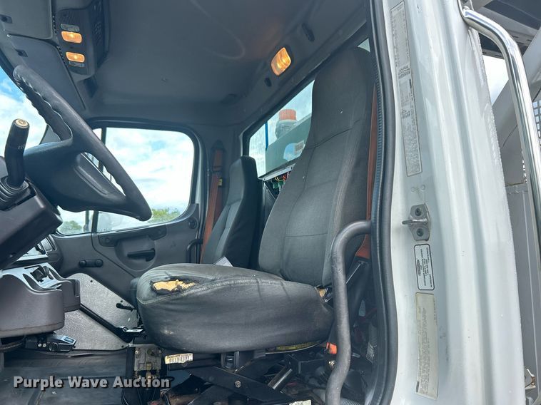 image for item LV9094 2012 Freightliner M2 Business Class  digger derrick truck