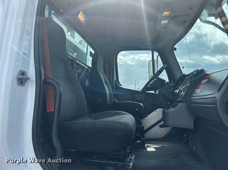 image for item LV9094 2012 Freightliner M2 Business Class  digger derrick truck