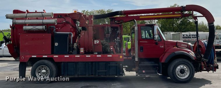 image for item LV9940 2005 International 7400  sewer jetter truck