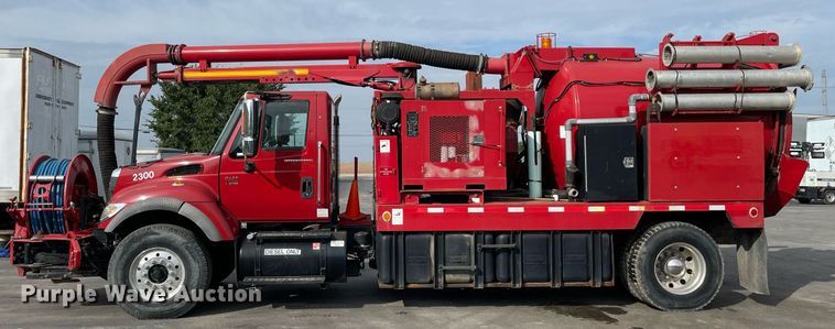 image for item LV9940 2005 International 7400  sewer jetter truck