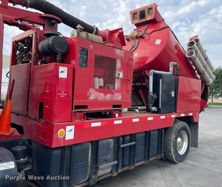 image for item LV9940 2005 International 7400  sewer jetter truck
