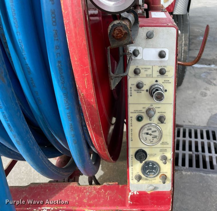 image for item LV9940 2005 International 7400  sewer jetter truck