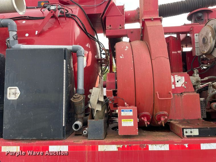 image for item LV9940 2005 International 7400  sewer jetter truck