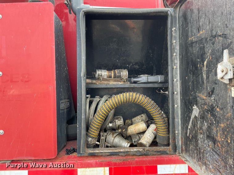 image for item LV9940 2005 International 7400  sewer jetter truck