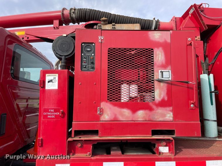 image for item LV9940 2005 International 7400  sewer jetter truck