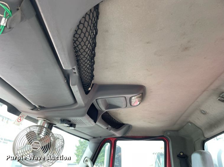 image for item LV9940 2005 International 7400  sewer jetter truck