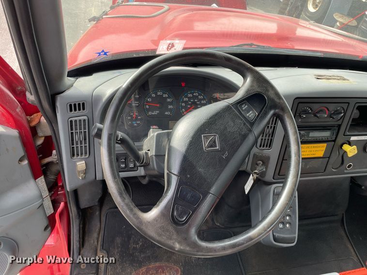 image for item LV9940 2005 International 7400  sewer jetter truck