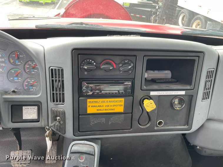 image for item LV9940 2005 International 7400  sewer jetter truck