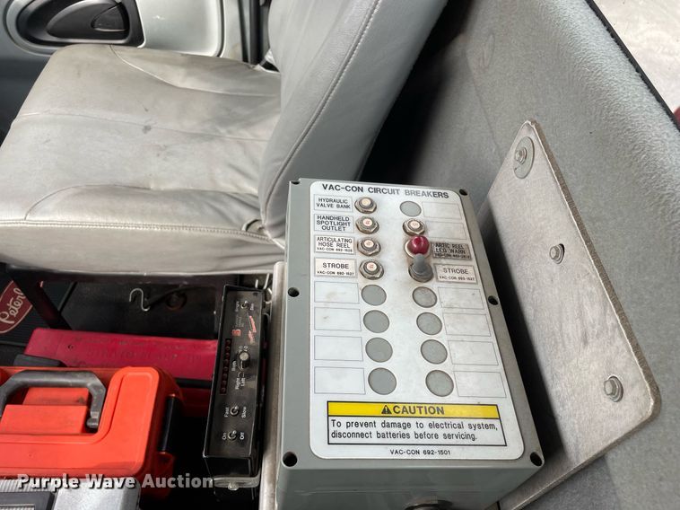 image for item LV9940 2005 International 7400  sewer jetter truck