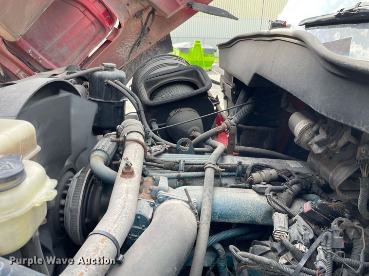 image for item LV9940 2005 International 7400  sewer jetter truck