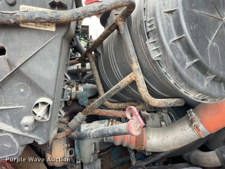 image for item LV9940 2005 International 7400  sewer jetter truck