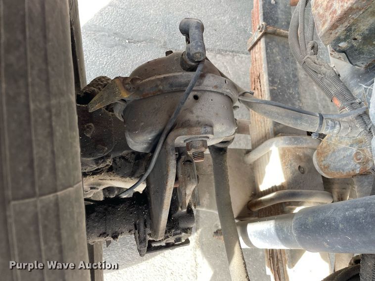 image for item LV9940 2005 International 7400  sewer jetter truck