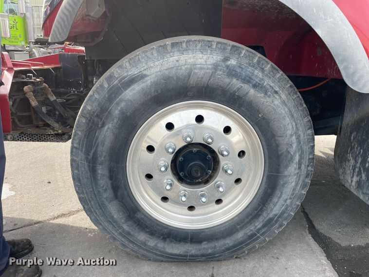 image for item LV9940 2005 International 7400  sewer jetter truck